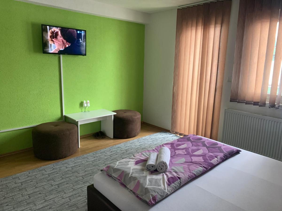 Tesanj Restoran&Motel And Apartmants Lovacka Prica מראה חיצוני תמונה