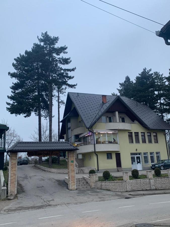 Tesanj Restoran&Motel And Apartmants Lovacka Prica מראה חיצוני תמונה