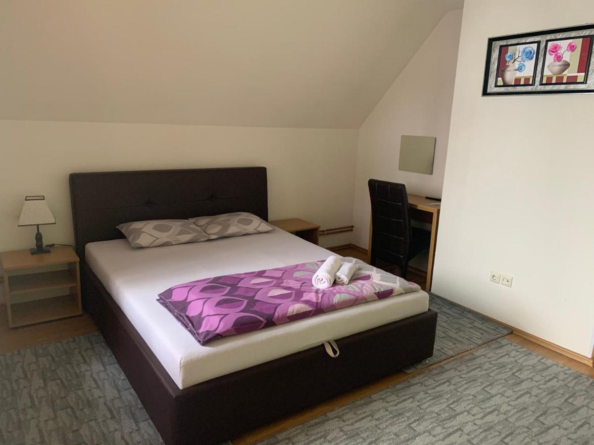 Tesanj Restoran&Motel And Apartmants Lovacka Prica מראה חיצוני תמונה