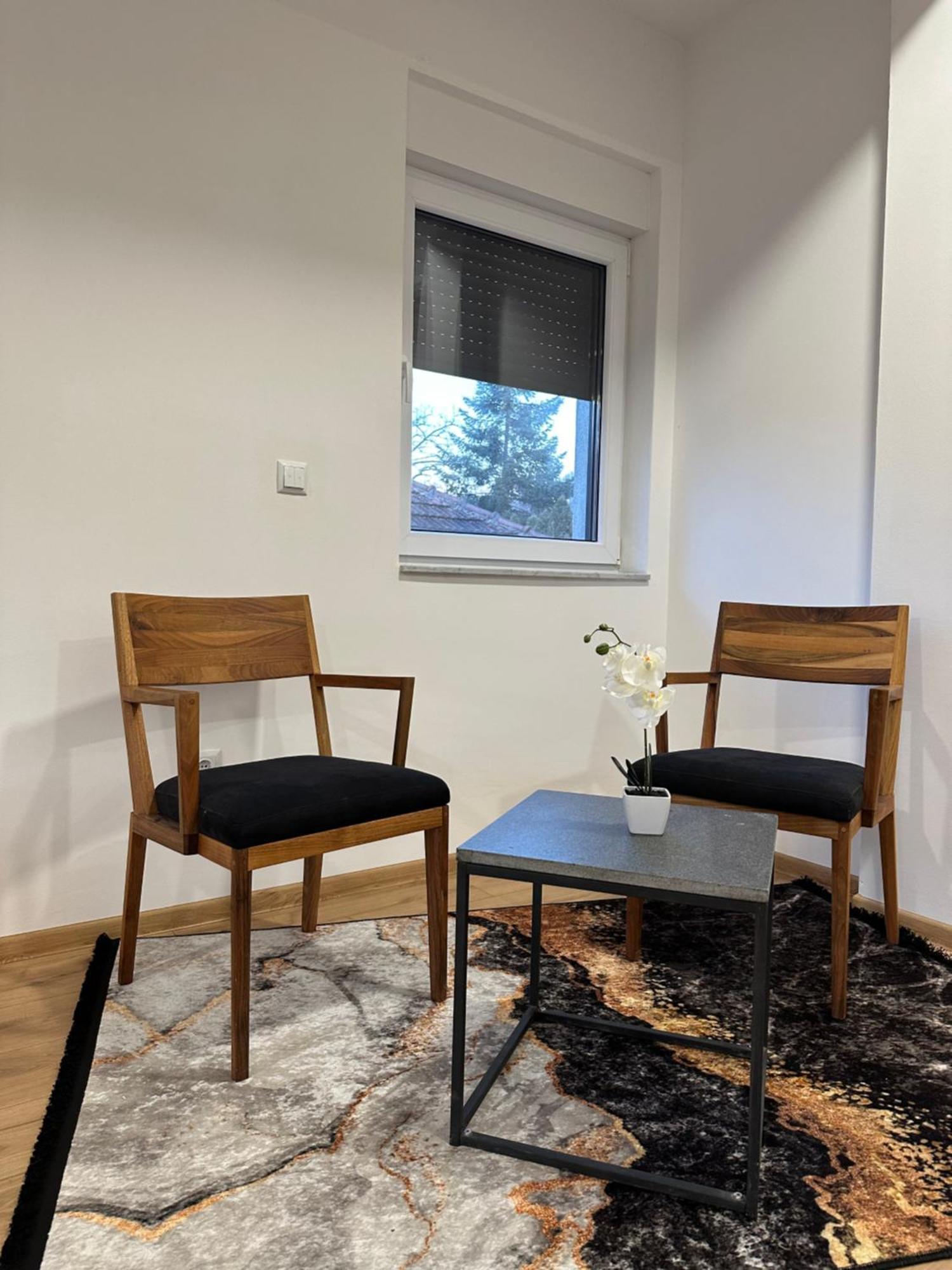 Tesanj Restoran&Motel And Apartmants Lovacka Prica מראה חיצוני תמונה