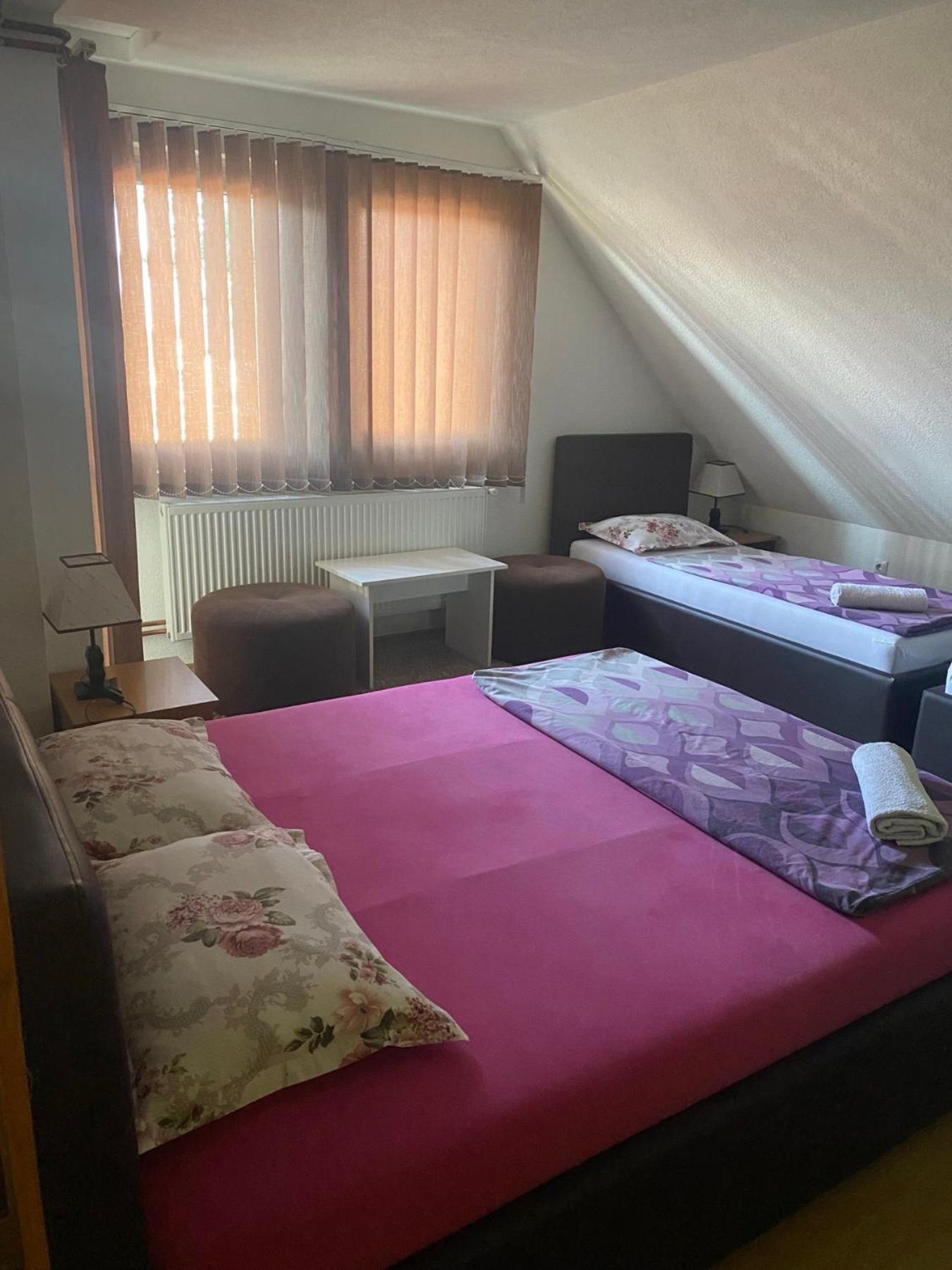 Tesanj Restoran&Motel And Apartmants Lovacka Prica מראה חיצוני תמונה