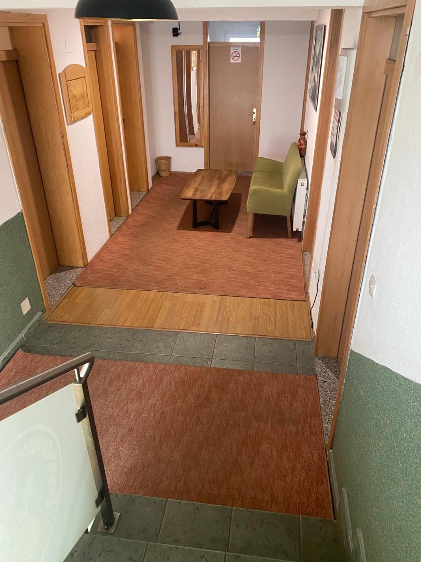 Tesanj Restoran&Motel And Apartmants Lovacka Prica מראה חיצוני תמונה