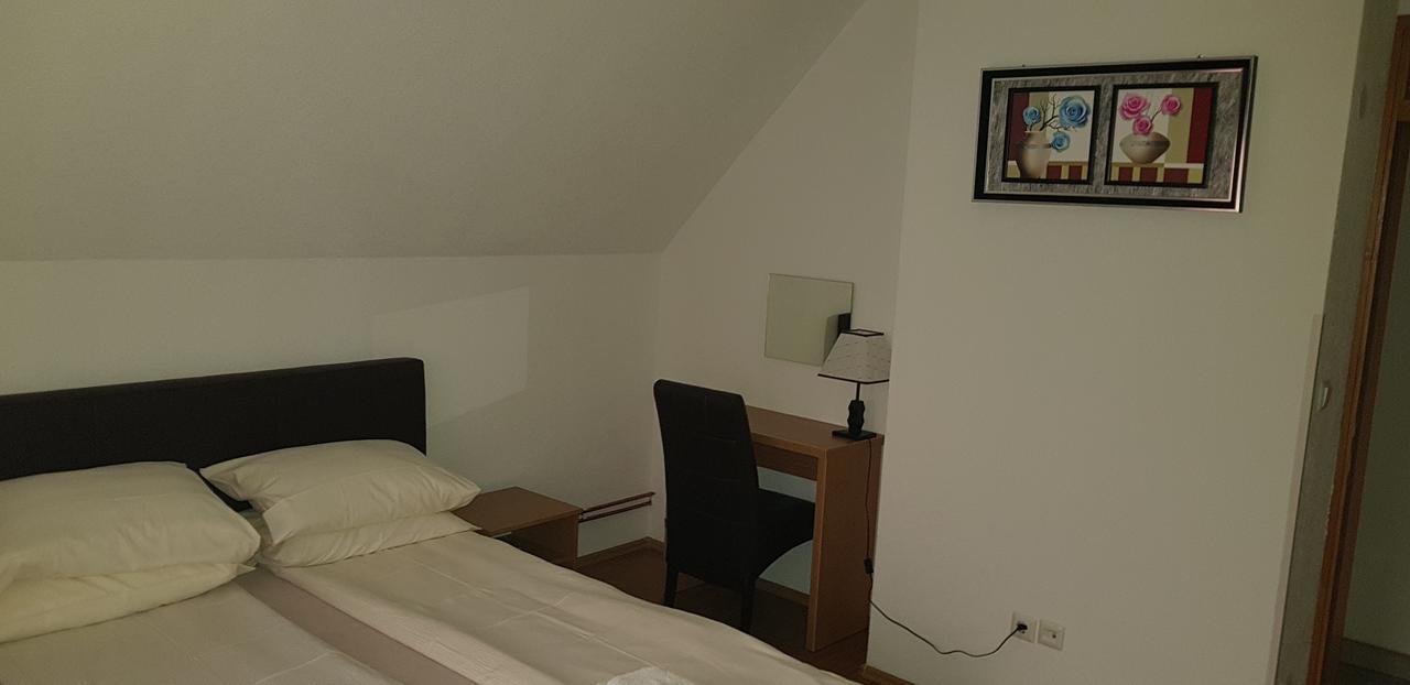Tesanj Restoran&Motel And Apartmants Lovacka Prica מראה חיצוני תמונה