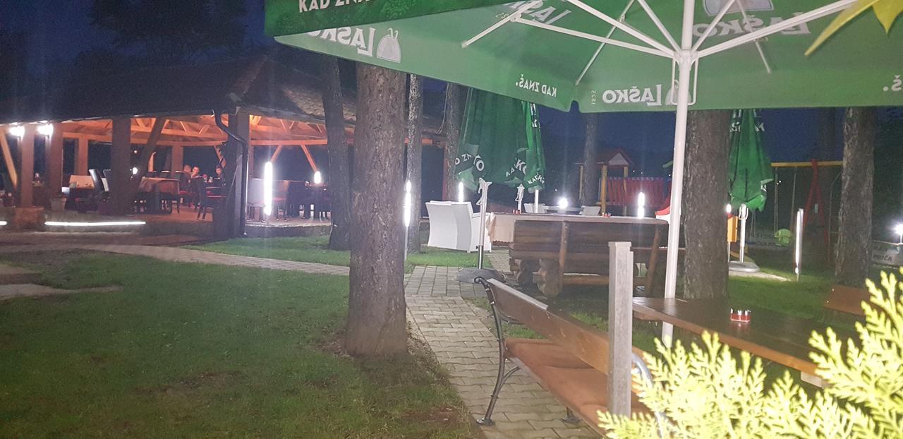 Tesanj Restoran&Motel And Apartmants Lovacka Prica מראה חיצוני תמונה