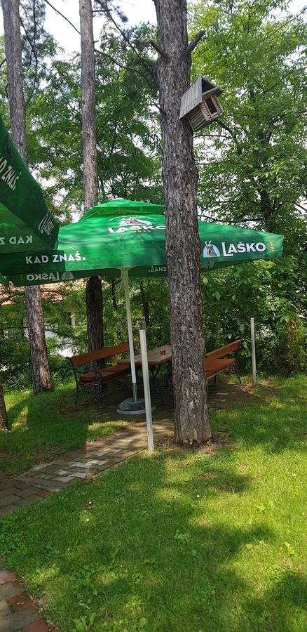 Tesanj Restoran&Motel And Apartmants Lovacka Prica מראה חיצוני תמונה