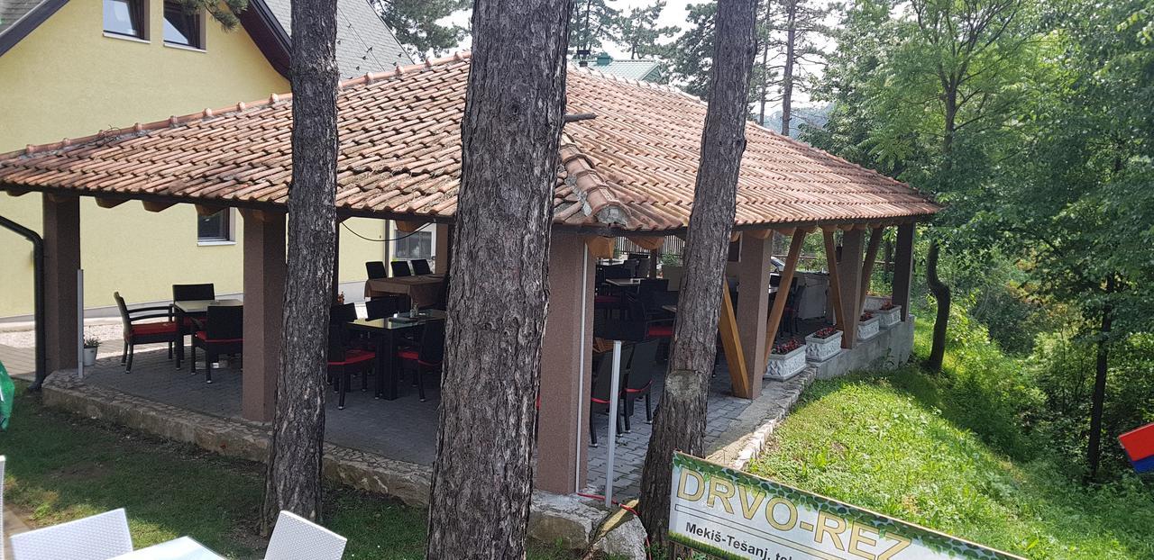 Tesanj Restoran&Motel And Apartmants Lovacka Prica מראה חיצוני תמונה