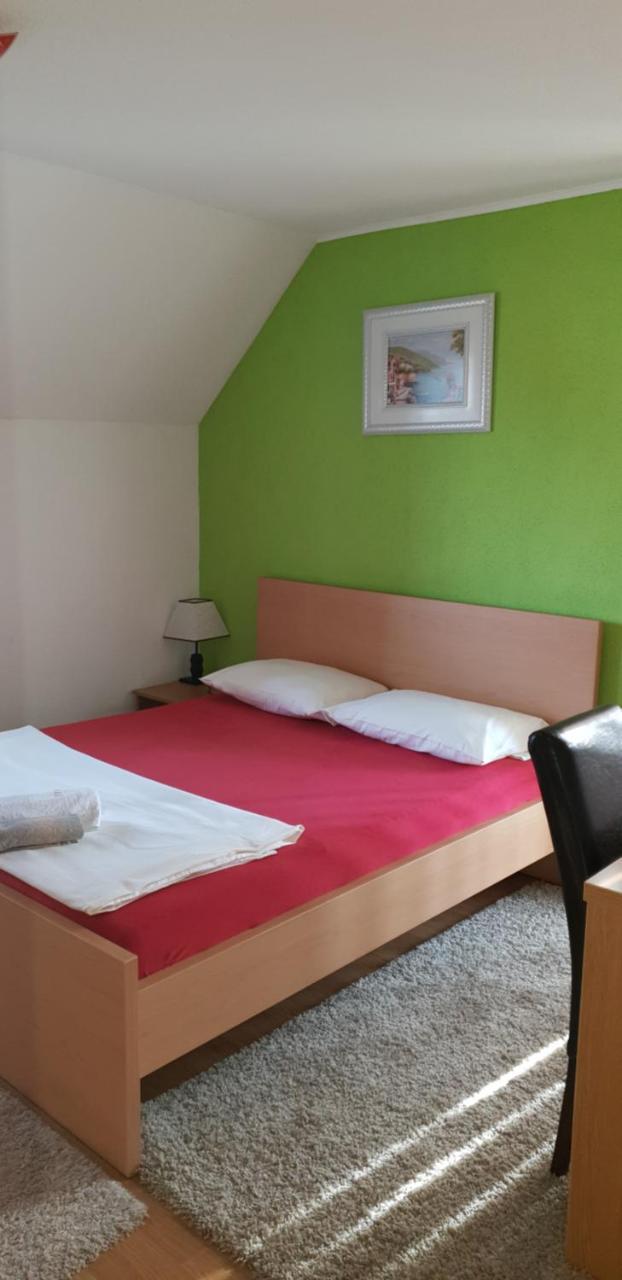 Tesanj Restoran&Motel And Apartmants Lovacka Prica מראה חיצוני תמונה
