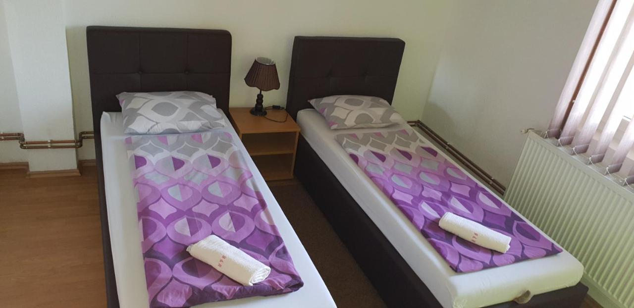 Tesanj Restoran&Motel And Apartmants Lovacka Prica מראה חיצוני תמונה